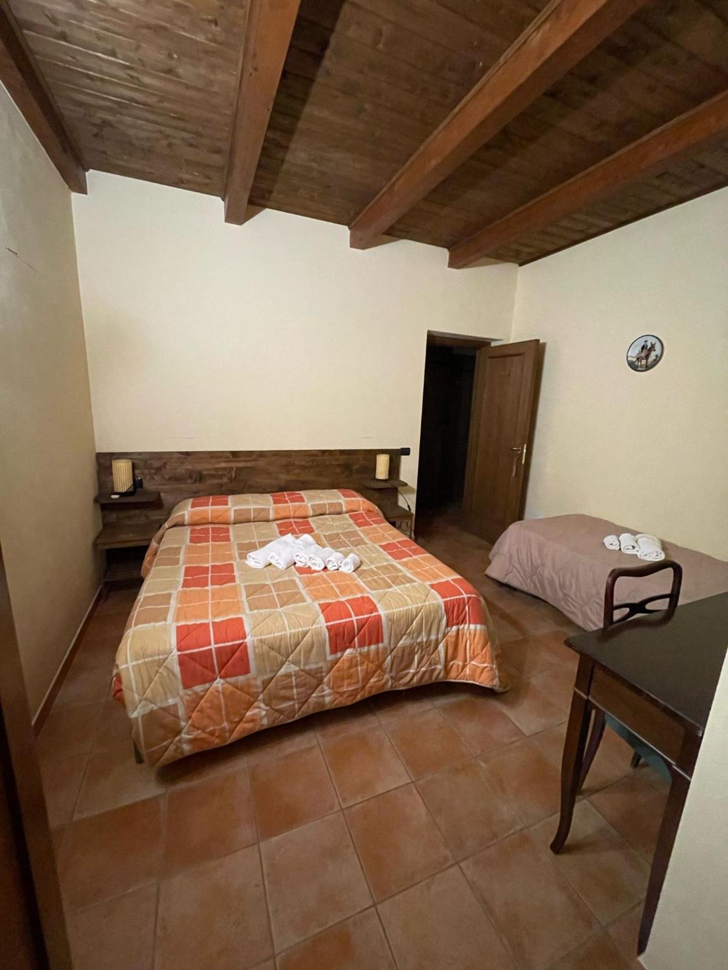 La Locanda Del Poeta Acri Exterior photo